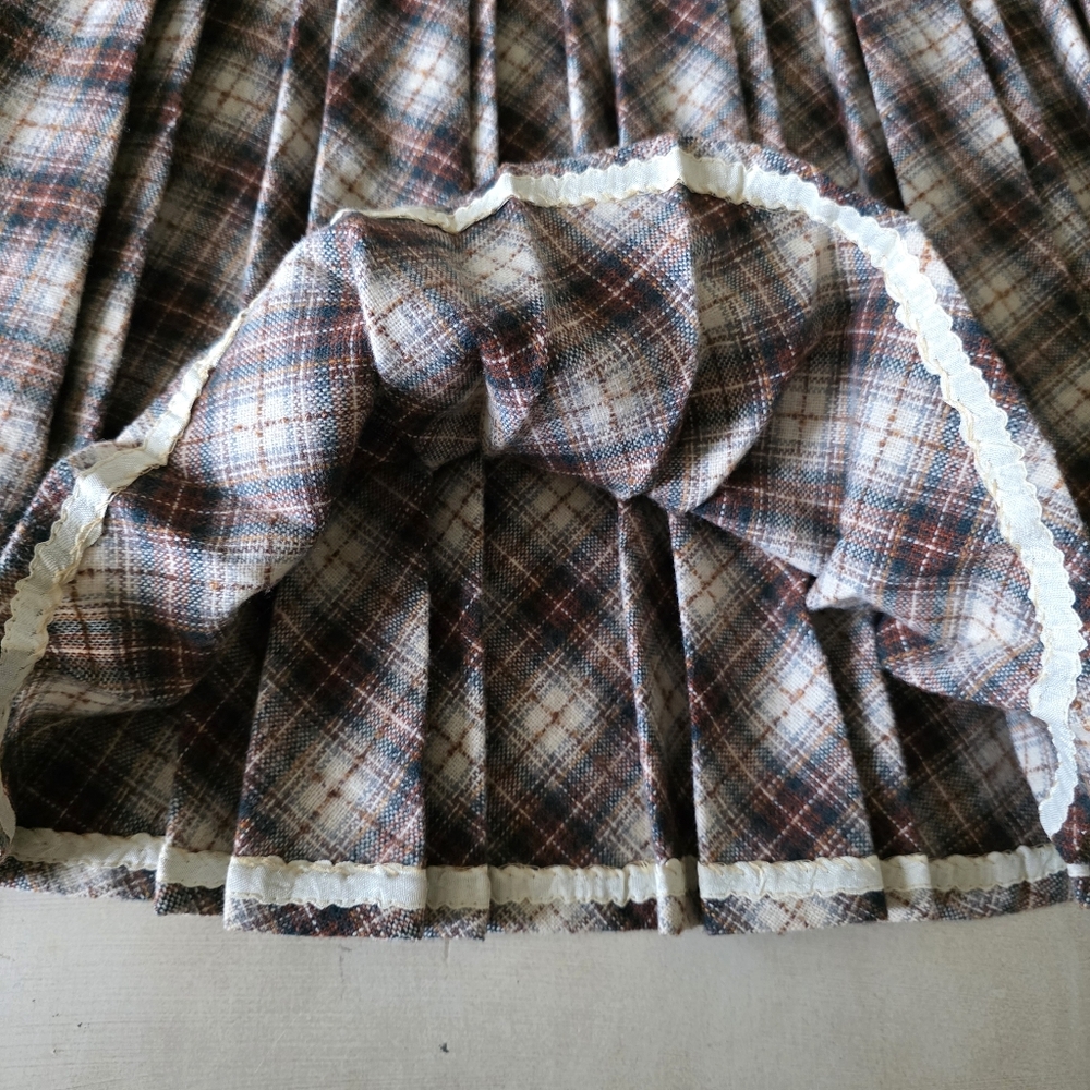 Vintage Plaid Midi Skirt in Brown and Tan - Picture 9 of 9